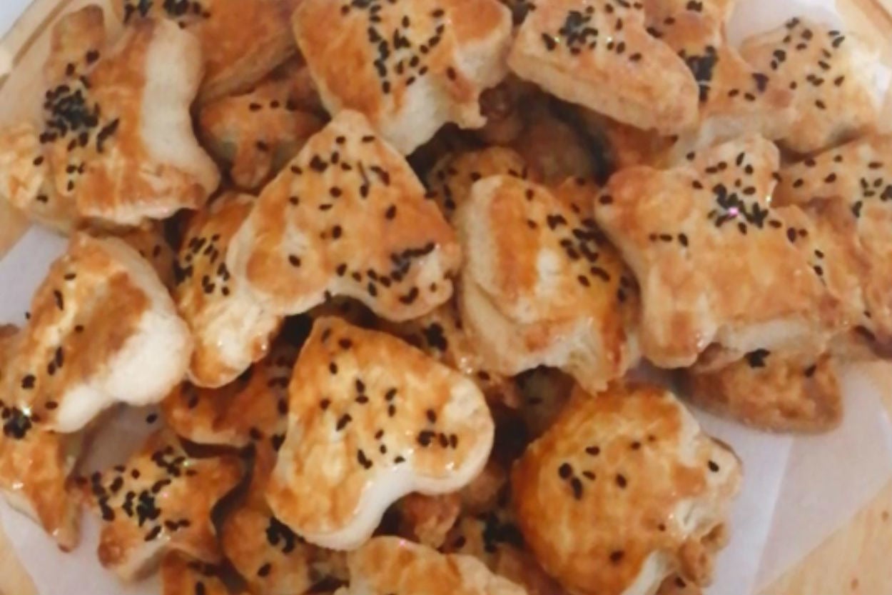 Çay Saatlerinde Servis Edeceğiniz: Sirkeli Tuzlu Kurabiye