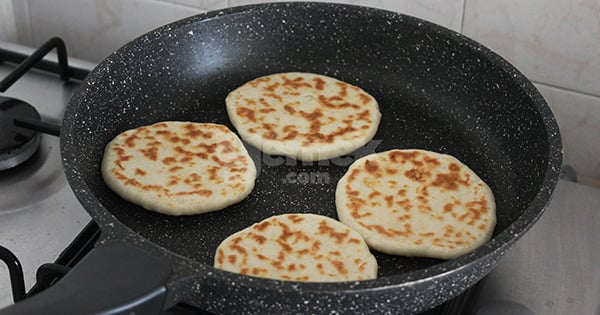 kahvaltilik-mayasiz-bazlama-asama-8