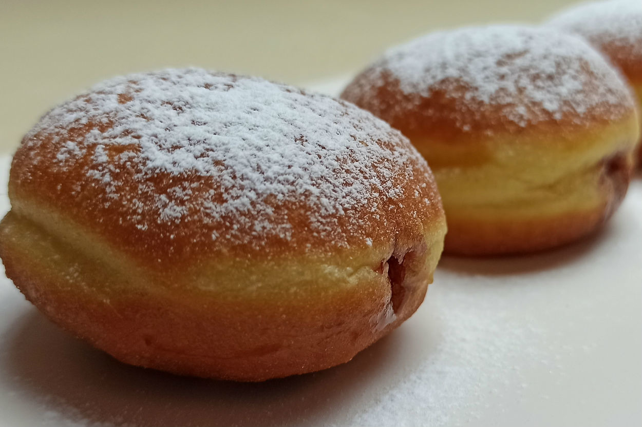 Yumuşacık Dokusuyla: Marmelat Dolu Berliner