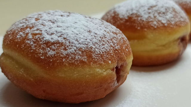 Yumuşacık Dokusuyla: Marmelat Dolu Berliner