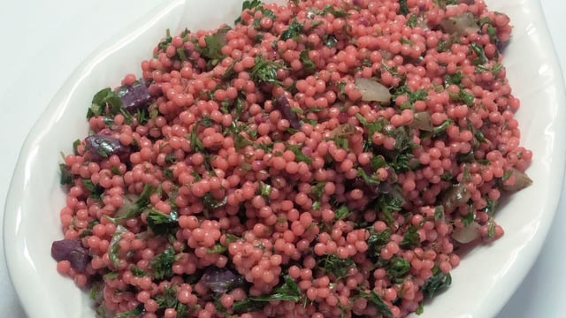 Yeni Yıl Sofralarına: Kuskus Salatası