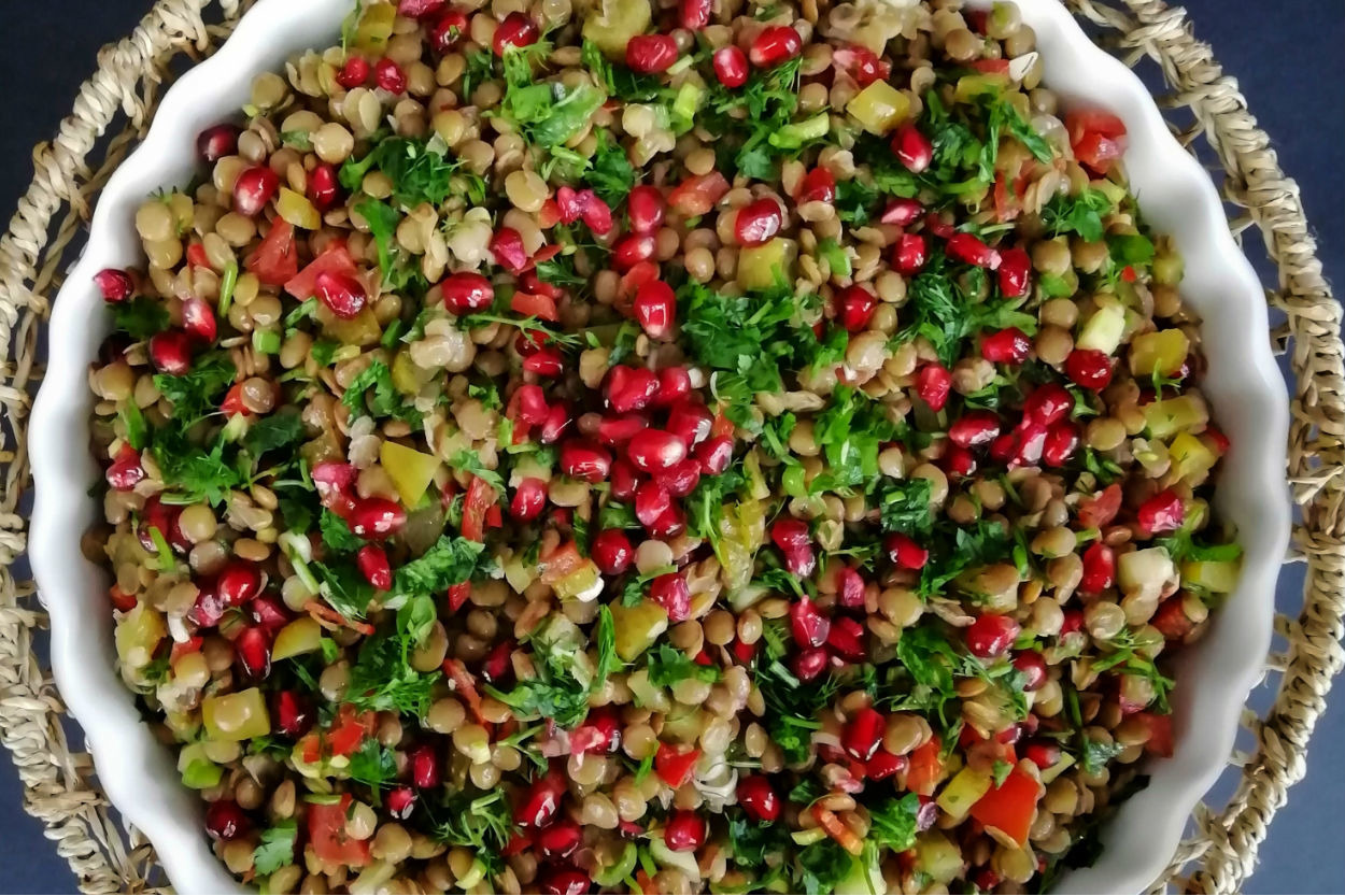 Yılbaşı Sofralarına: Yeşil Mercimek Salatası
