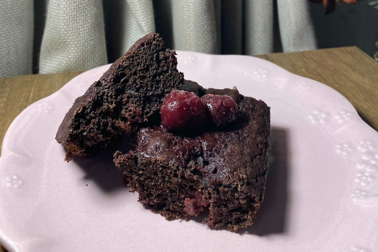 Çok Daha Lezzetli: Vişneli Fit Brownie