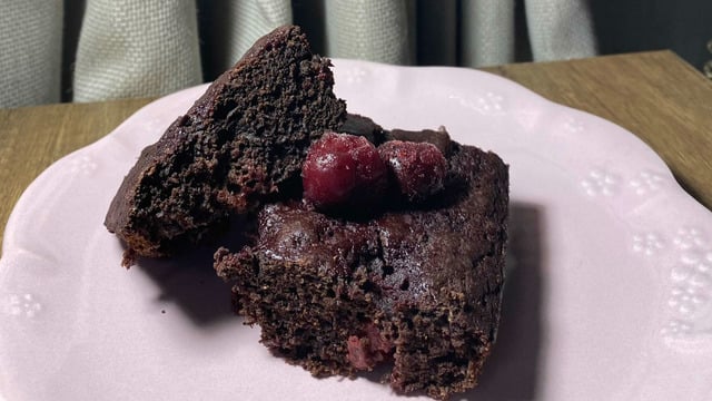 Çok Daha Lezzetli: Vişneli Fit Brownie