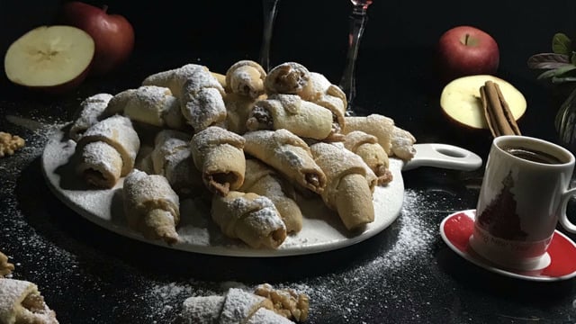 Tam Kıvamında: Pudra Şekerli Elmalı Kurabiye