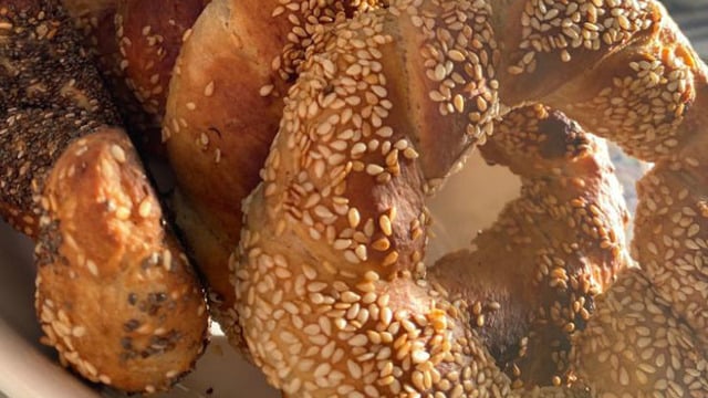Pazar Kahvaltılarına: Susamlı Ev Yapımı Simit