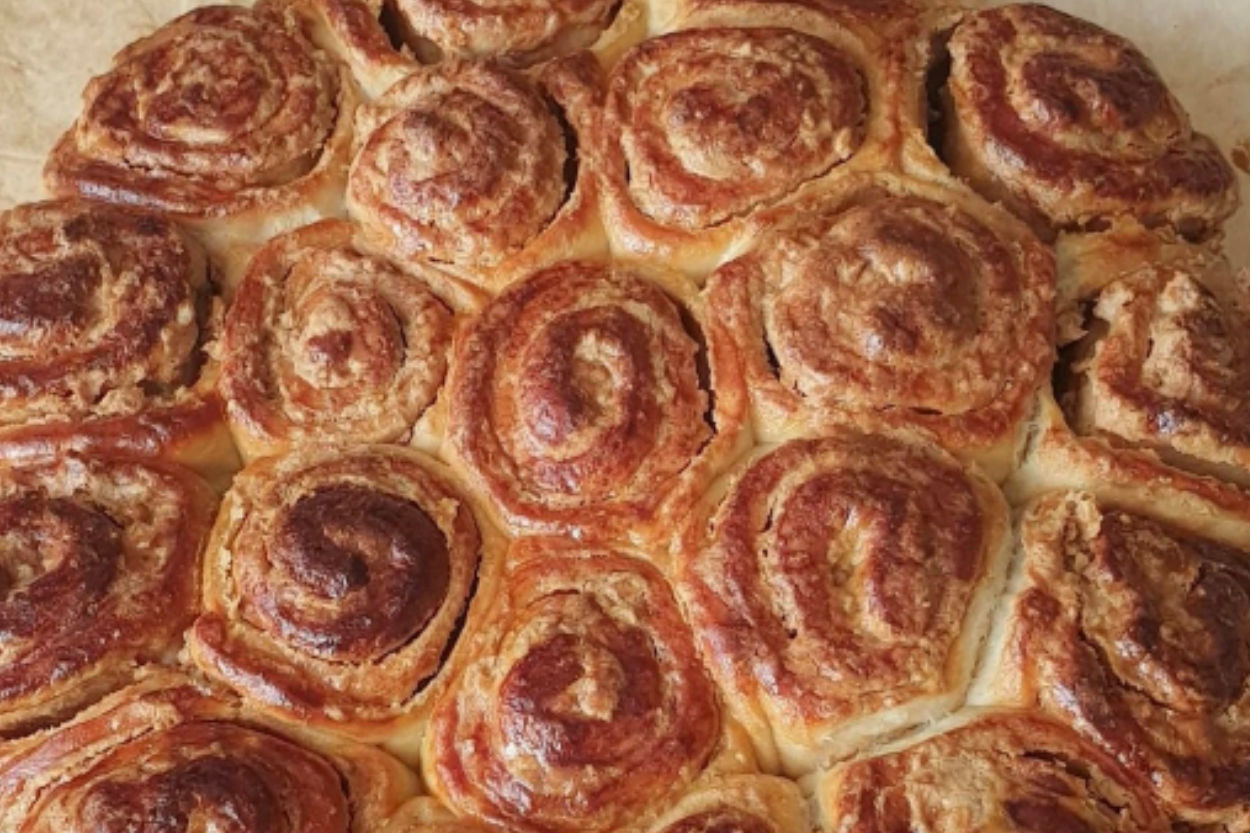 Görünümü Şık: Tahinli Rulo Çörek