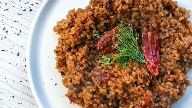 Ana Yemeklerin Yanına: Acılı Bulgur Pilavı
