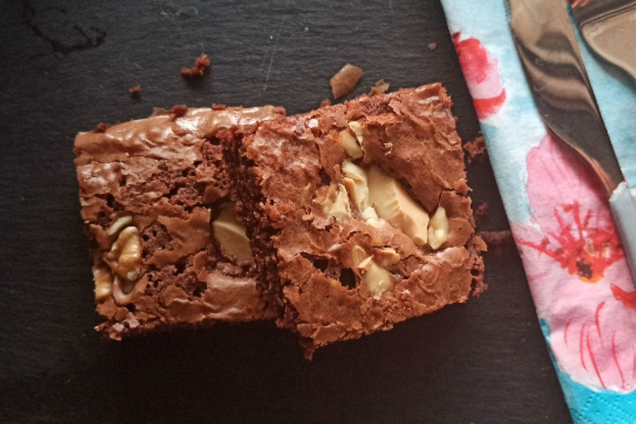 Herkesi Hayran Bırakacak: Beyaz Çikolatalı Brownie