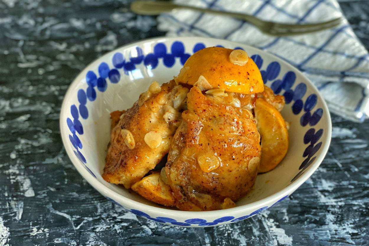 Tek Tavada Pişer: Limonlu Sarımsaklı Tavuk Kebabı