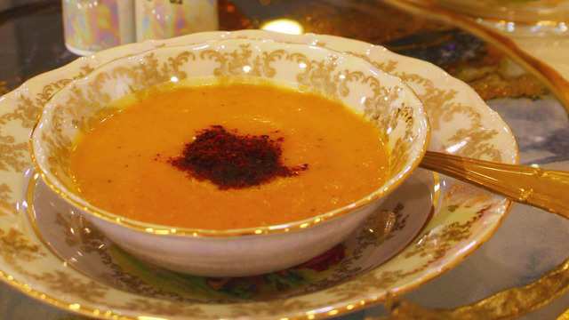 Kış Ayları Geldiğinde: Kremalı Bal Kabağı Çorbası