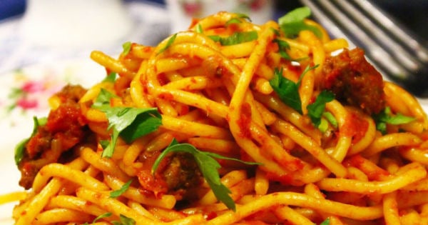 bolonez-solu-makarna-adim-1