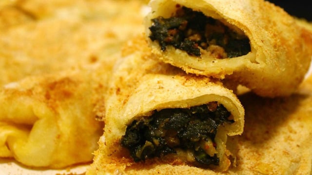 Beş Çaylarına Enfes: Kıymalı Ispanaklı Börek