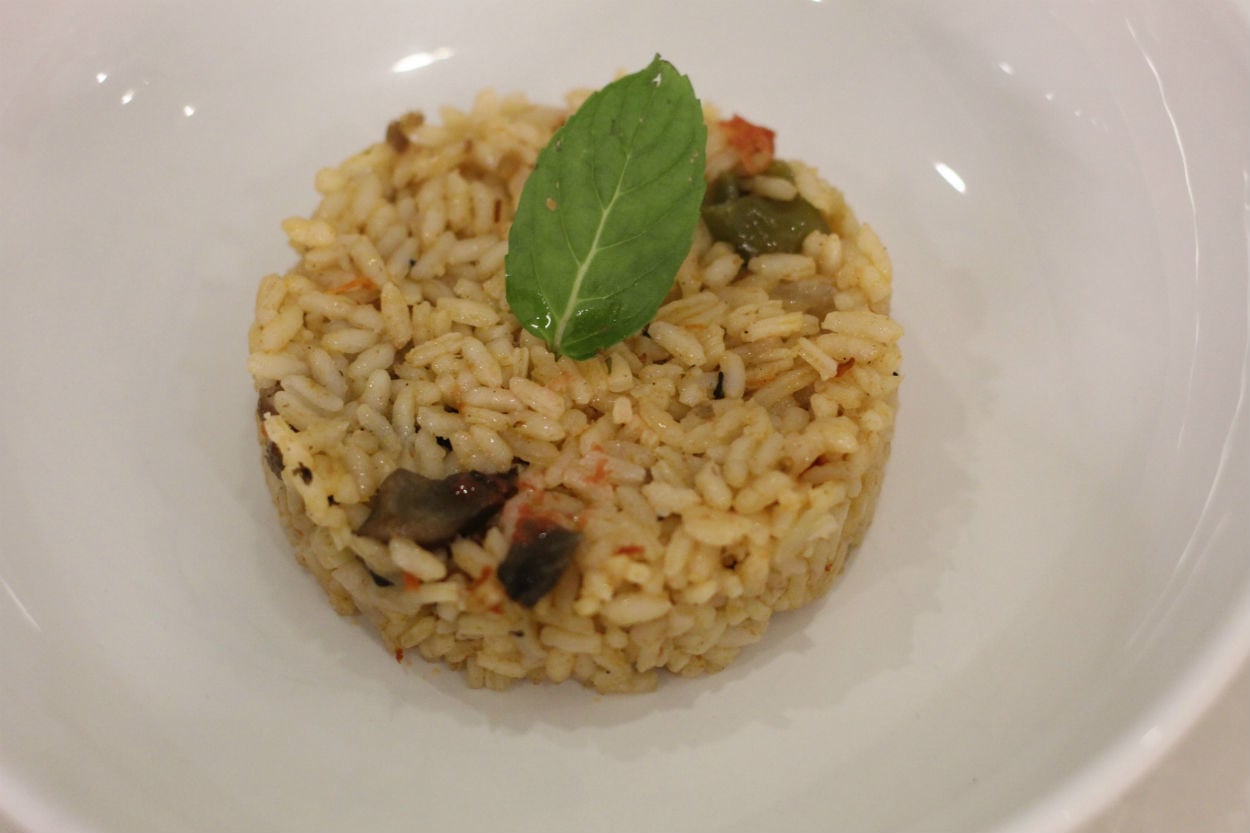 Klasiklerden Sıkılanlara: Mantarlı Domatesli Pilav