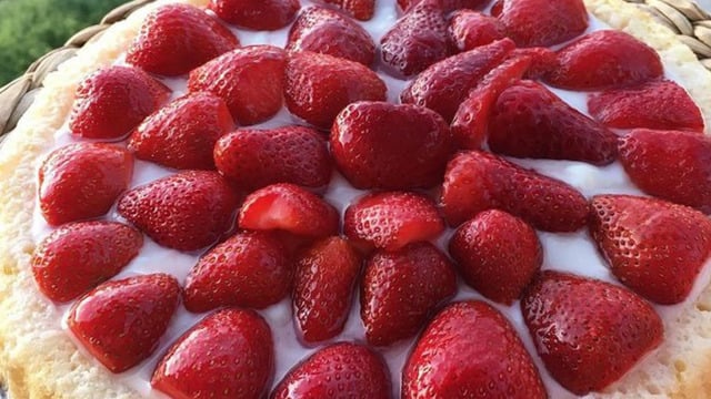 Görseli İştah Açan: Çilekli Tart