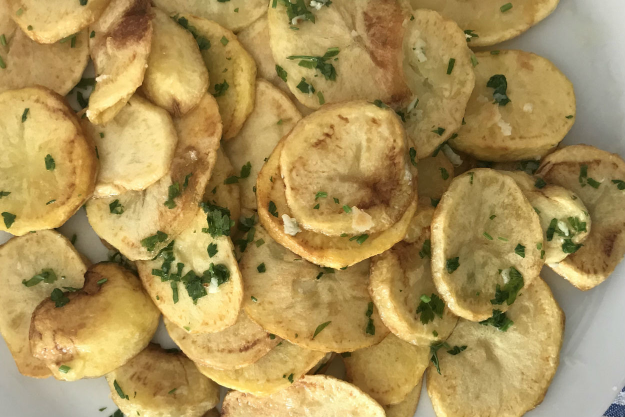 Kahvaltınıza Eşlik Edecek: Sarımsaklı Patates