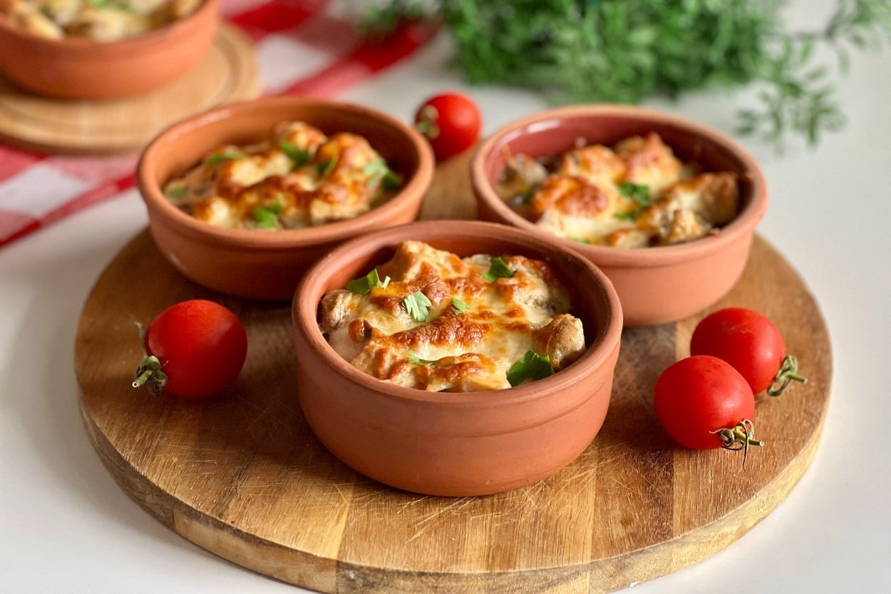 Sofranın Yıldızı: Tavuklu Mantarlı Güveç
