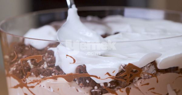 cikolatali-biskuvili-trifle-ss-25