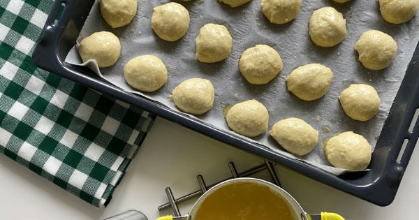 tereyagli-tuzlu-mini-pogaca-adim-1
