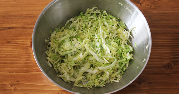 havuclu-lahana-salata-asama-1