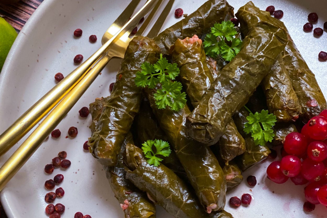 Enfes Kokusuyla: Sumaklı Yaprak Sarması