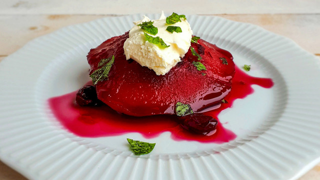 Göz Alıcı Rengiyle: Hibiskuslu Ayva Tatlısı