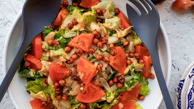 Tatlı Ekşi Uyumunu Sevenlere: Kıtır Nohutlu Hardal Soslu Akdeniz Hurmalı Salata