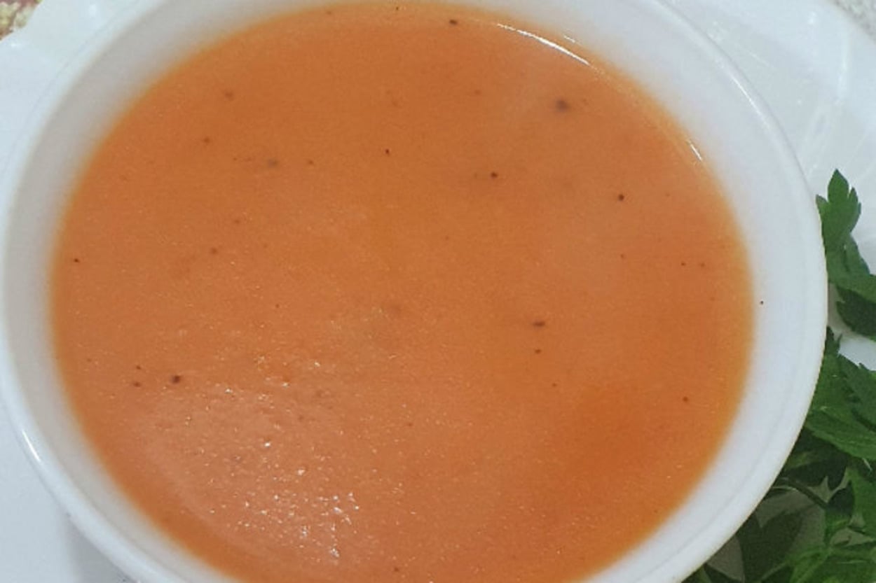 Kaseler Dolsun: Pratik Domates Çorbası