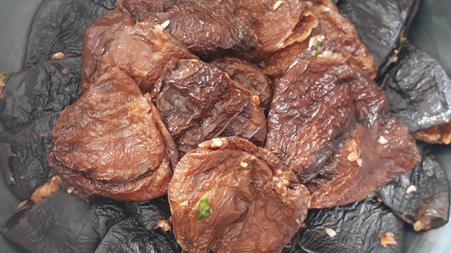 Tadı Her Zaman Başka: Kuru Patlıcan ve Biber Dolması