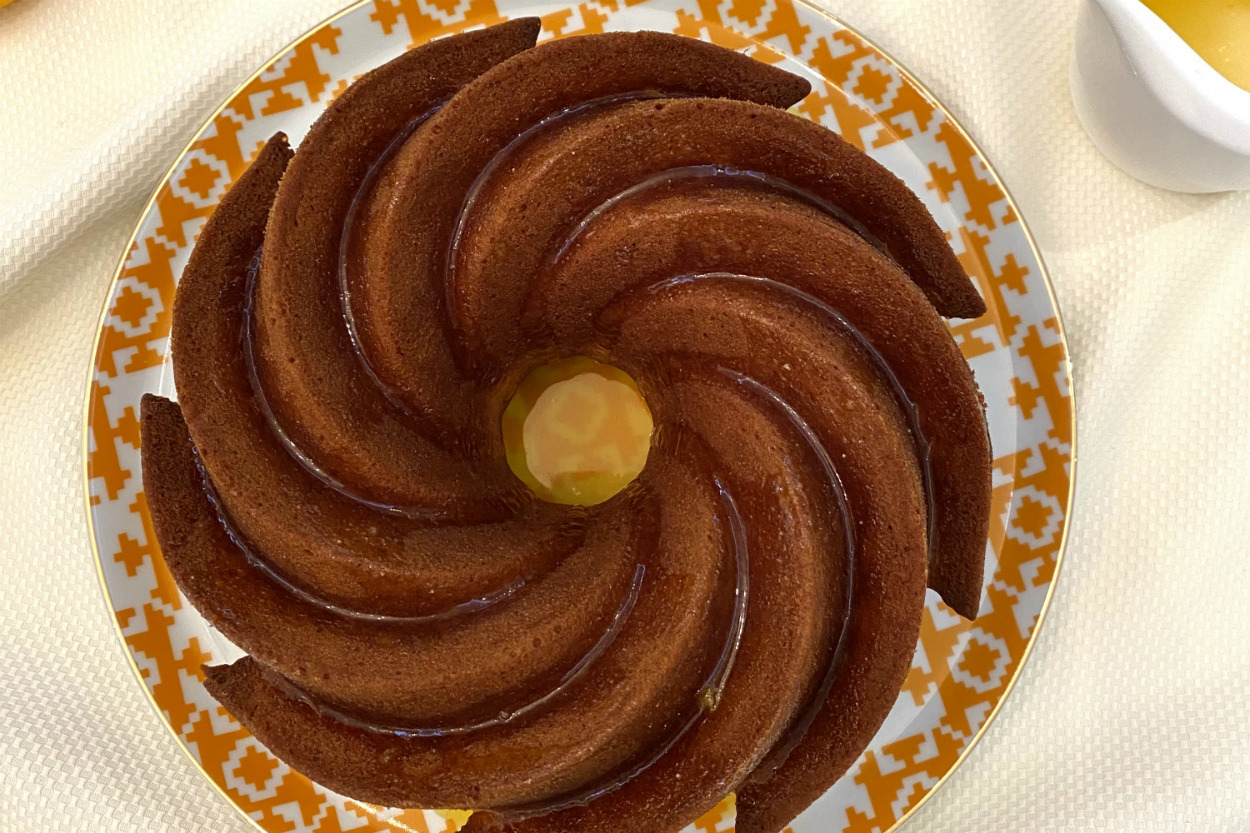 Mis Kokar: Mandalina Soslu Yumuşak Kek