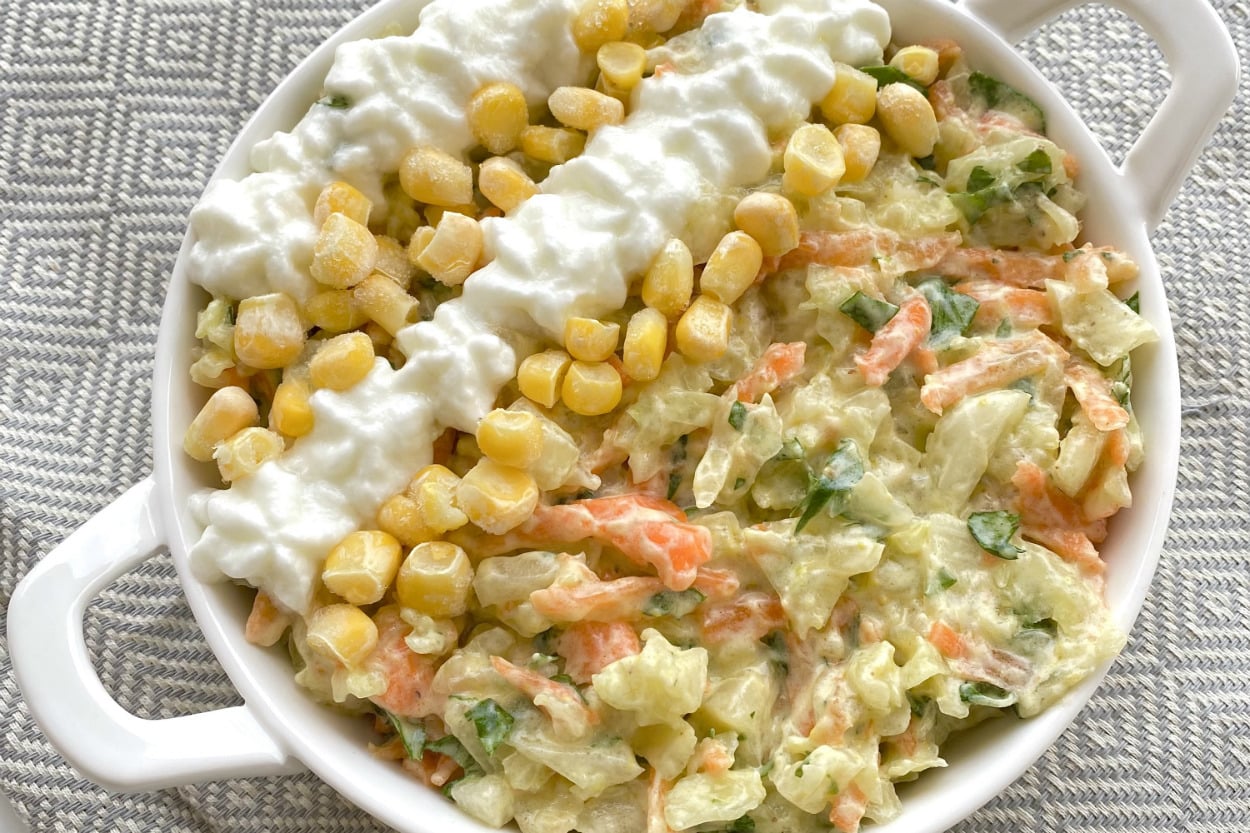 Renkleri Göz Alır: Lahana Salatası
