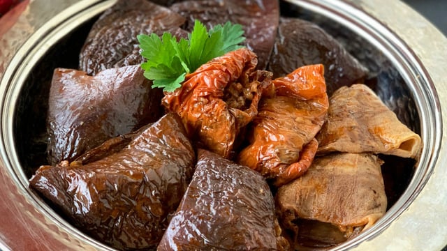 Bol Ekşili Lezzeti Bol: Kuru Patlıcan Dolması