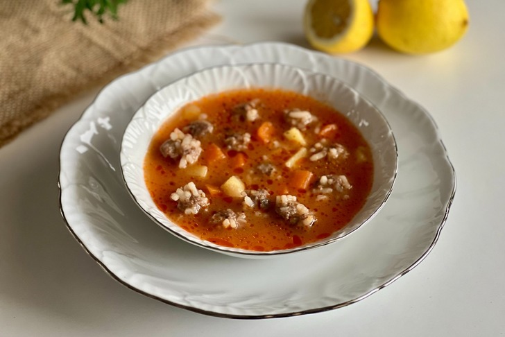 Ekşili Köfte Çorbası Tarifi