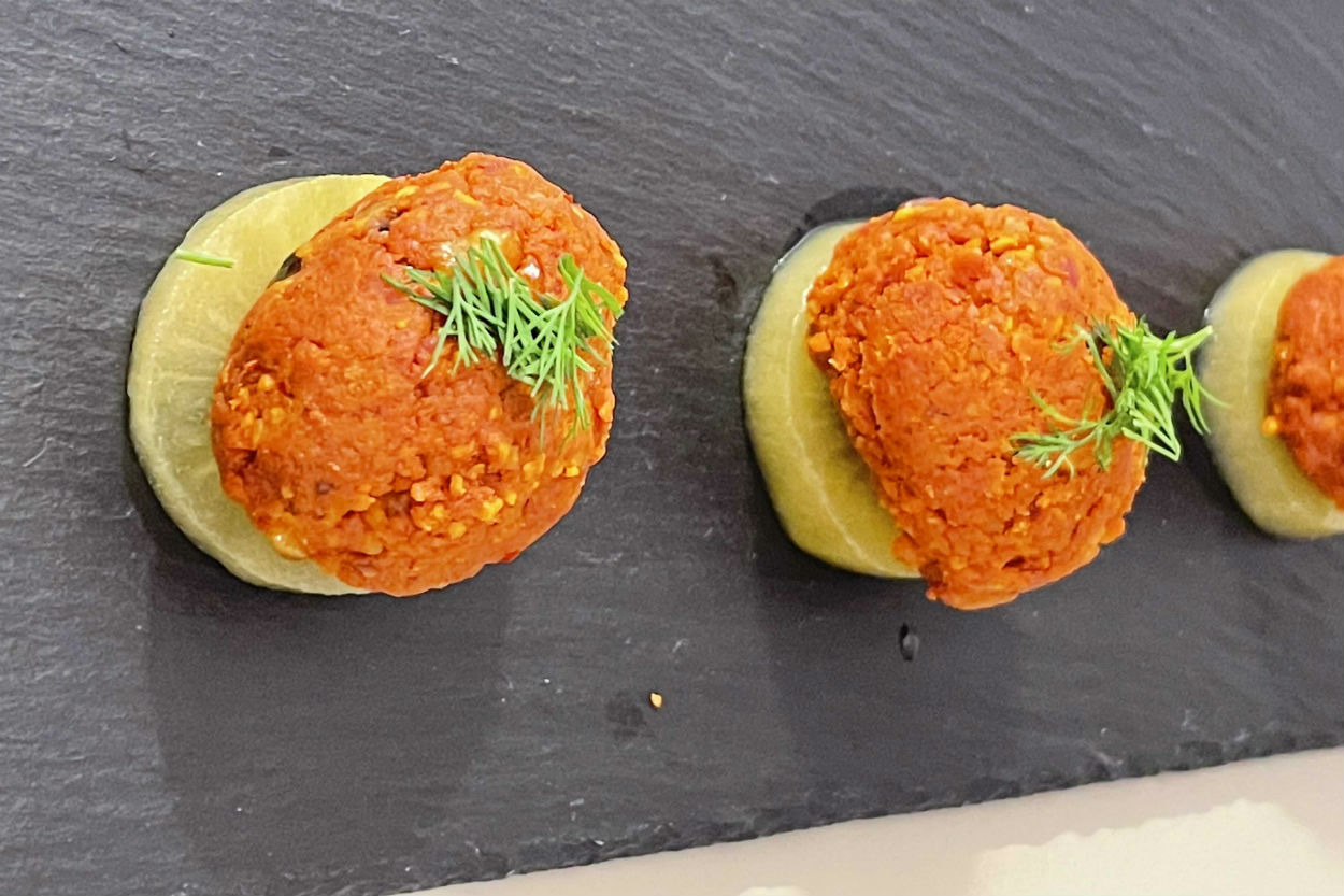 Ekmeksiz: Leblebili Fıstıklı Muhammara