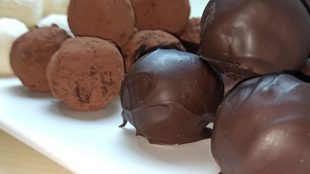 Tatlı Atıştırmalıklar: 4 Farklı Truff