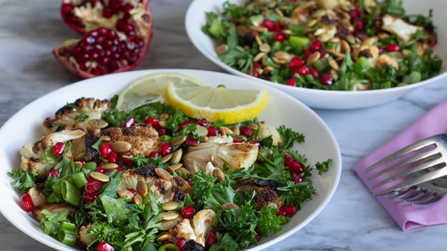 Nar ve Kabak Çekirdeğiyle: Karamelize Karnabahar Salatası