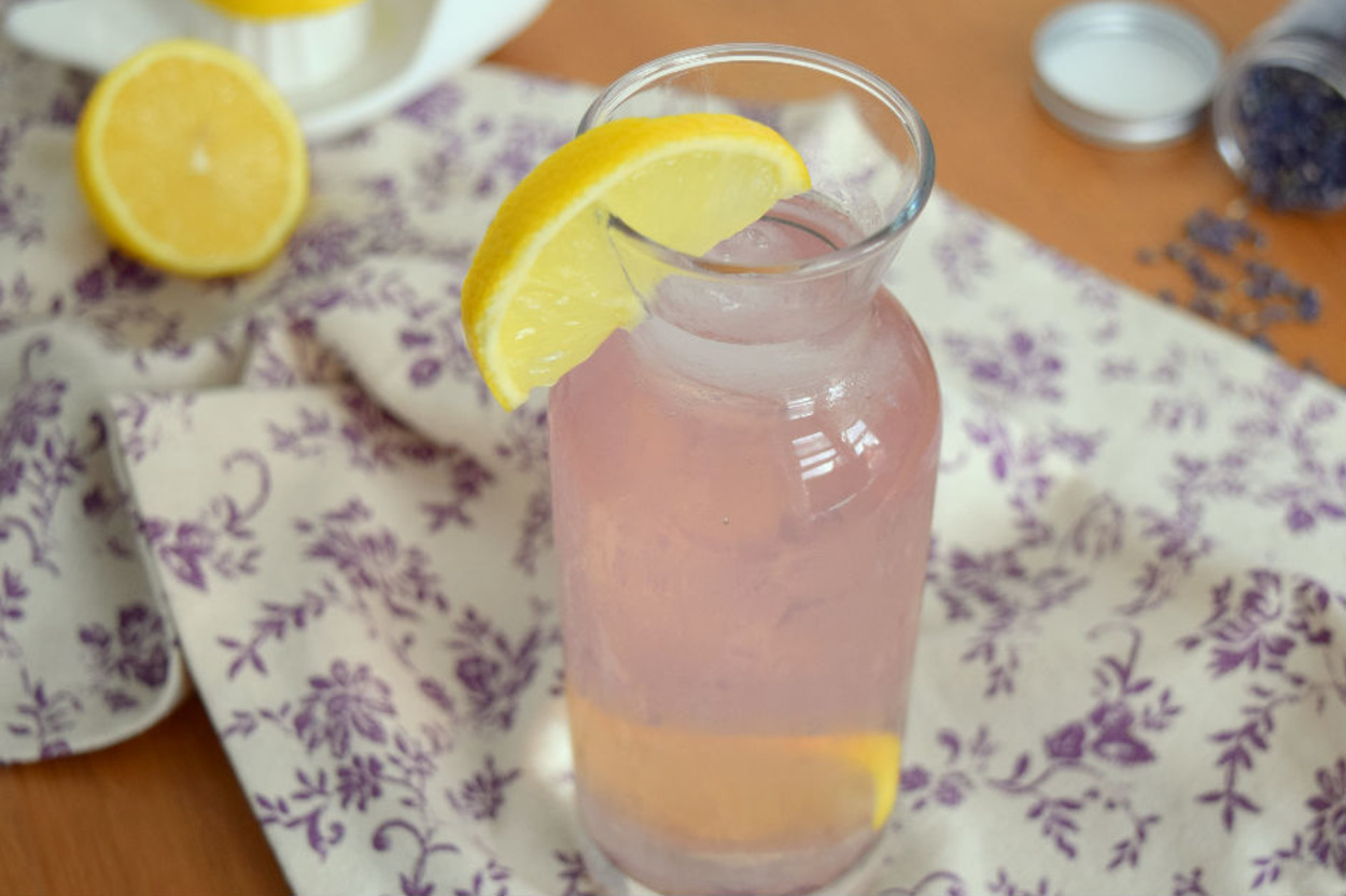 Kokusuyla Ferahlatır: Lavantalı Limonata