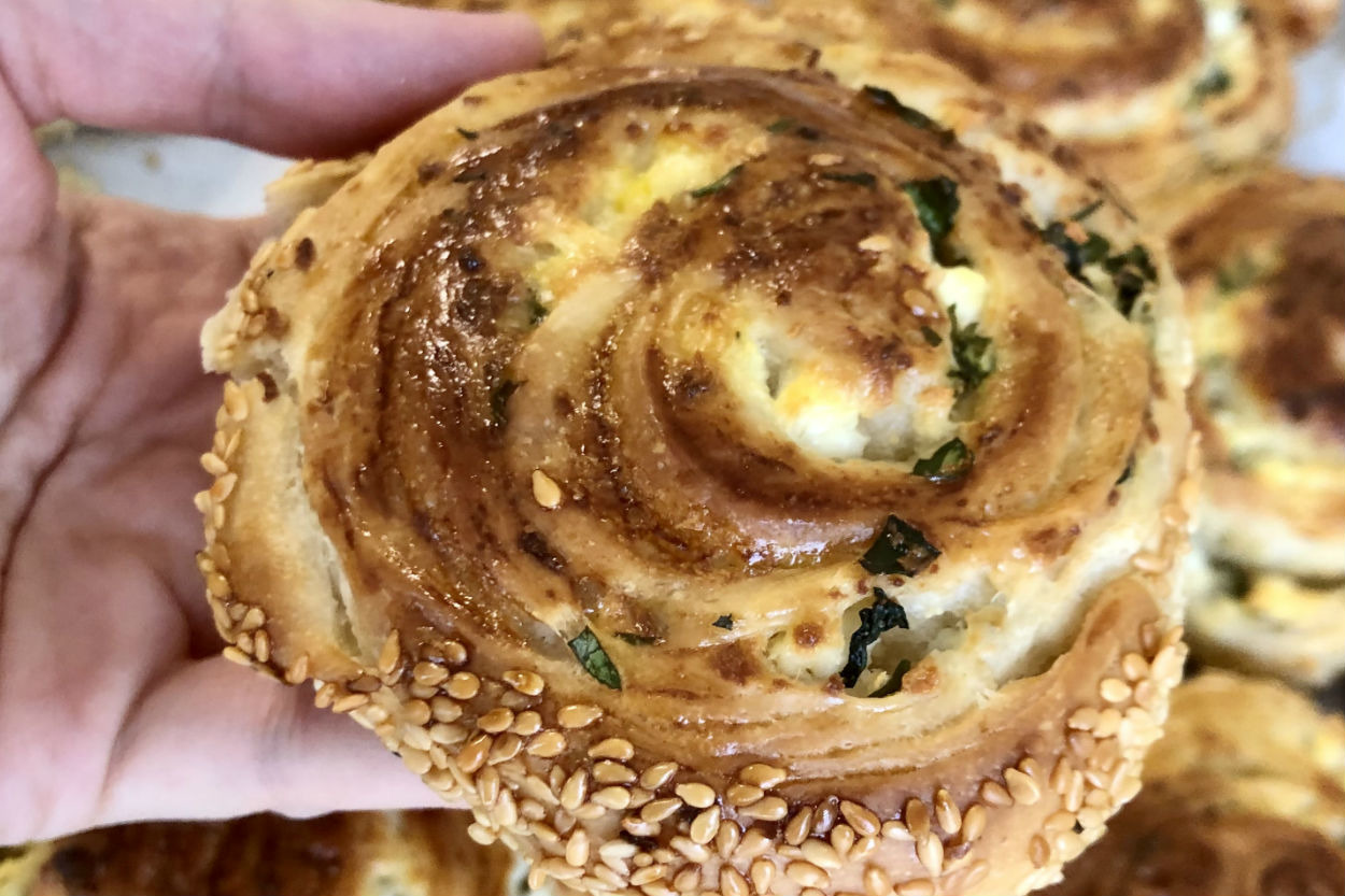 Simit Tadında: Peynirli Rulo Poğaça