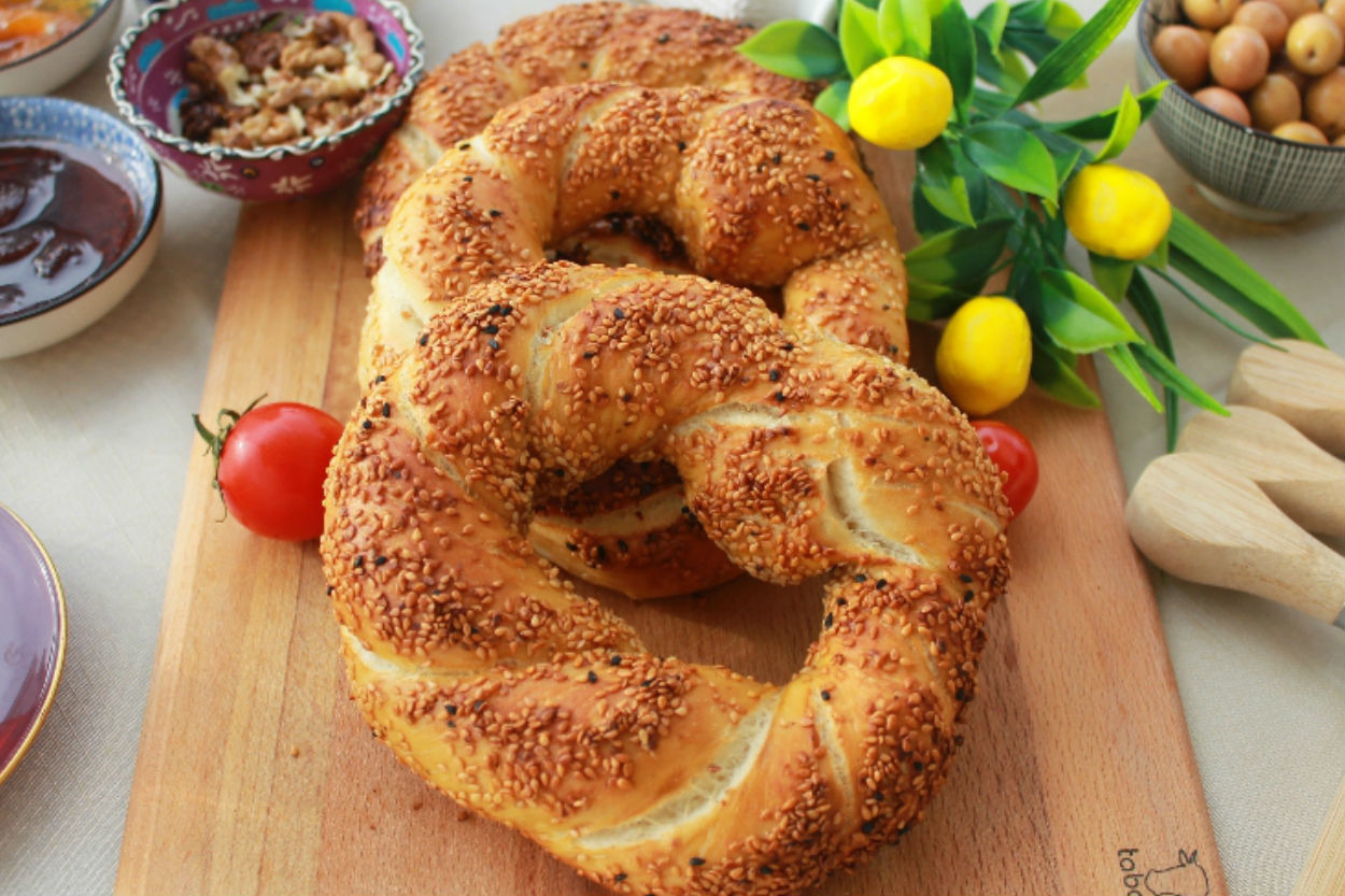 Pazar Kahvaltılarına: Ev Yapımı Çıtır Simit