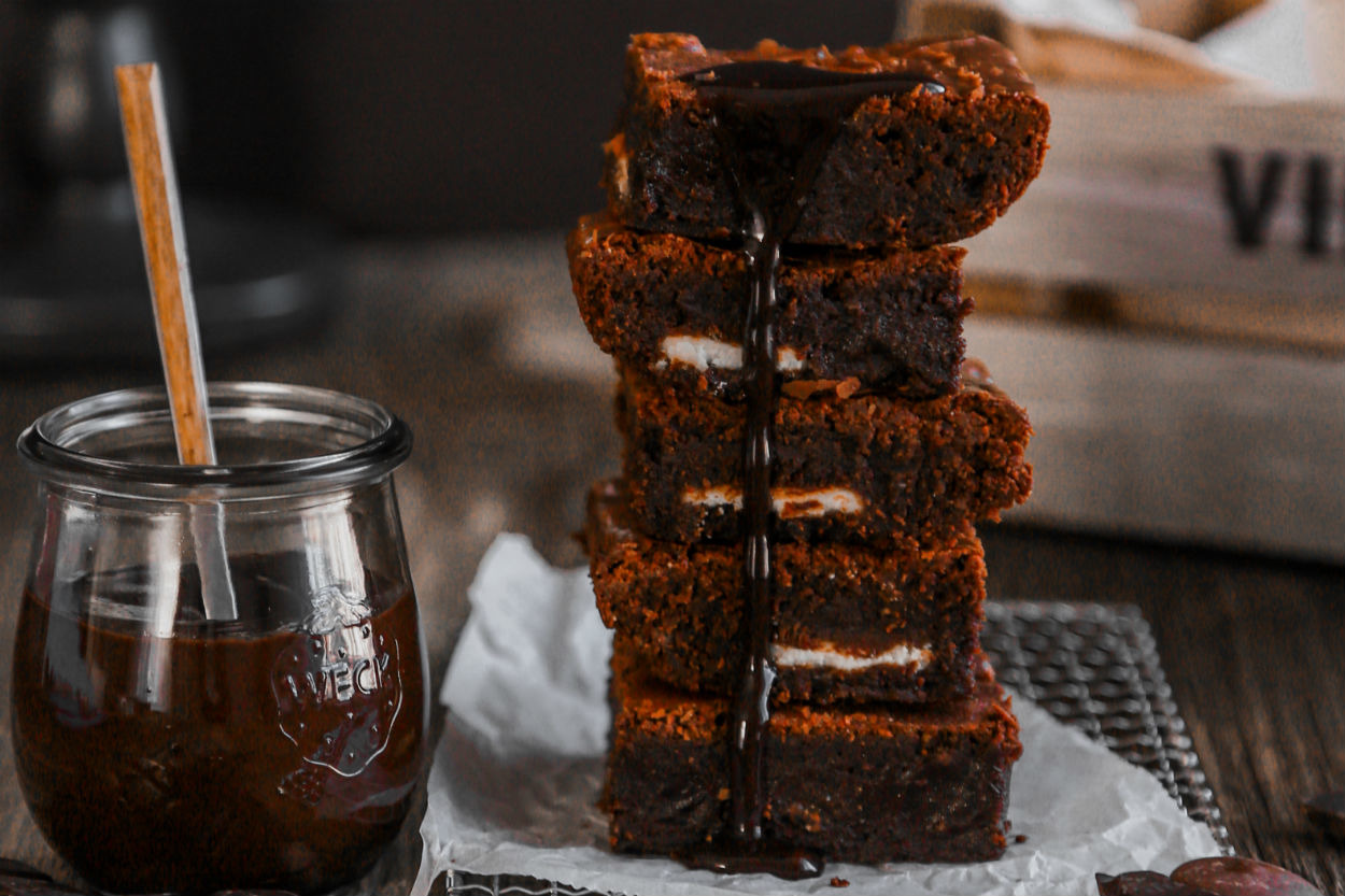 Az Malzemeli, Tam Kararında: Bol Çikolatalı Brownie