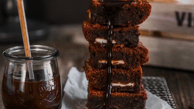 Az Malzemeli, Tam Kararında: Bol Çikolatalı Brownie