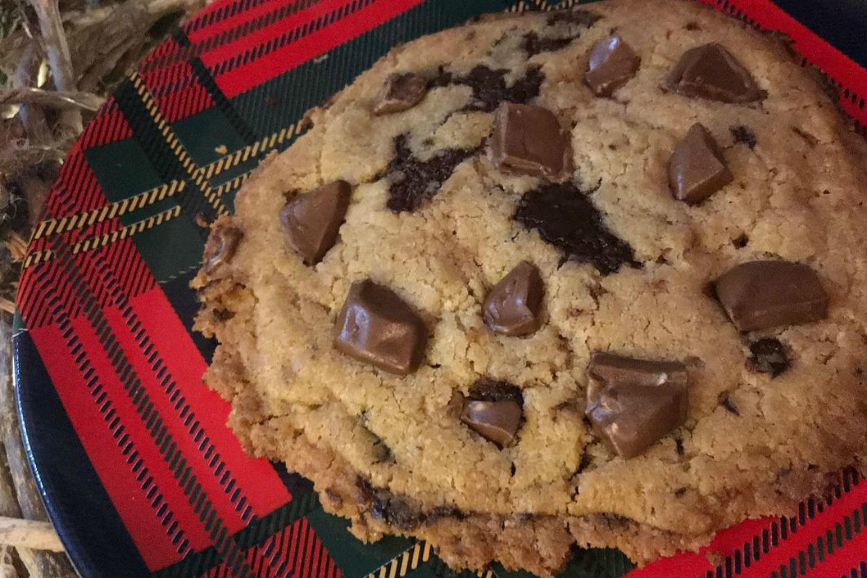 Dışı Kıtır İçi Yumuşacık: Dev Cookie