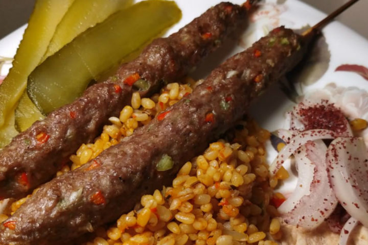 Kebap Eve Sığar: Simit Kebabı