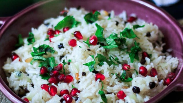 Pilavın Böylesi: Narlı Pilav