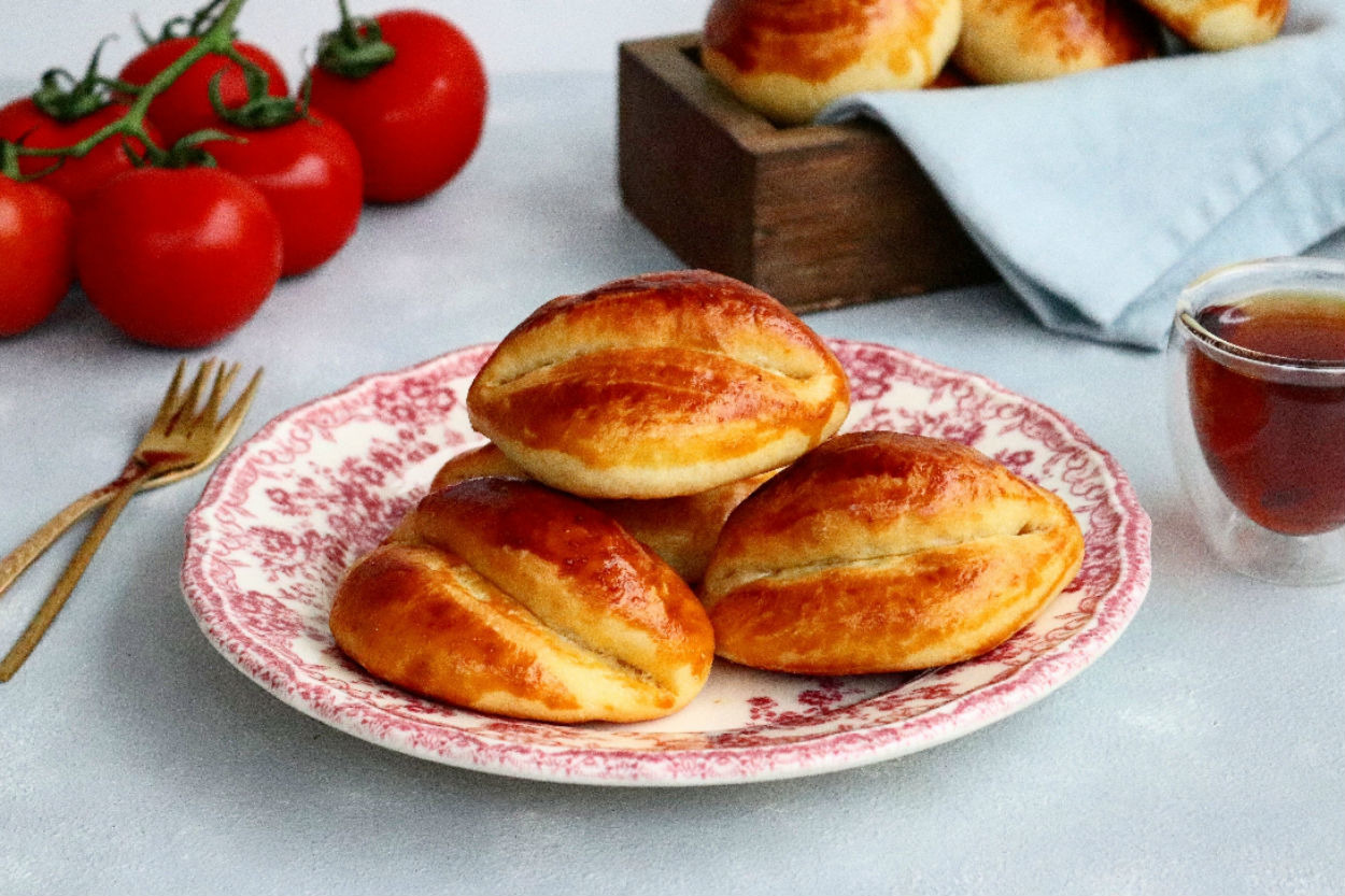 Tereyağı Kokulu: Peynirli Mayalı Poğaça
