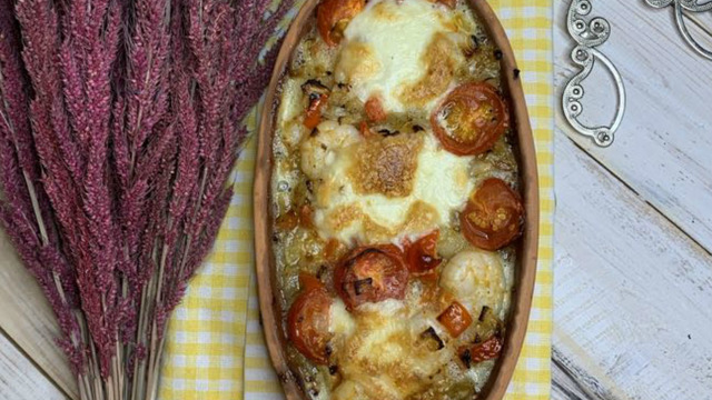 Parmakları Yedirecek: Güveçte Mozzarellalı Karides