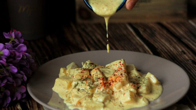 Lezzeti Sosunda: Hardal Soslu Patates Salatası