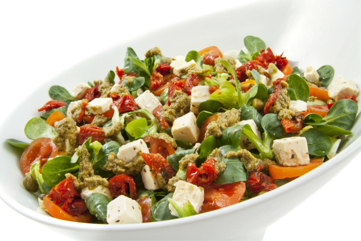 Lezzetinden Sual Olunmaz: Ceviz Soslu Semizotu Salatası