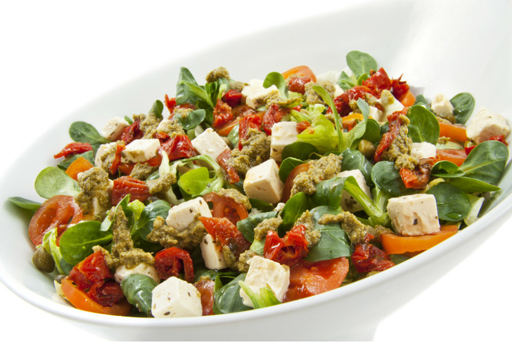 Ceviz Soslu Semizotu Salatası