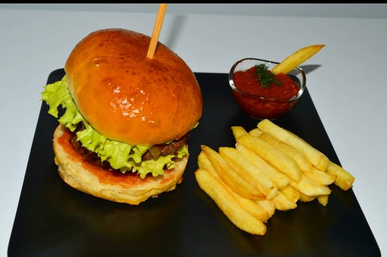 Ekmeğinden Köftesine Ev Yapımı: Big Burger